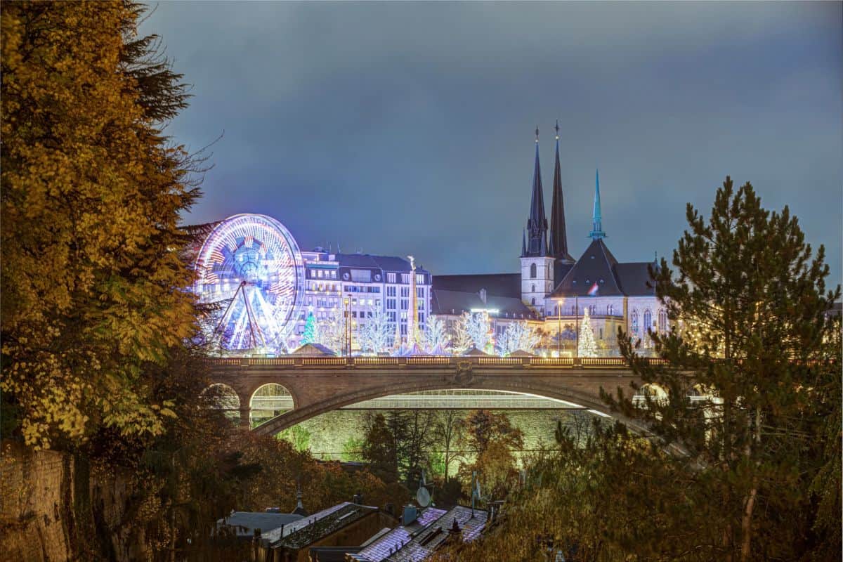 Mercados de Natal no Luxemburgo Winterlights O Berço do Mundo