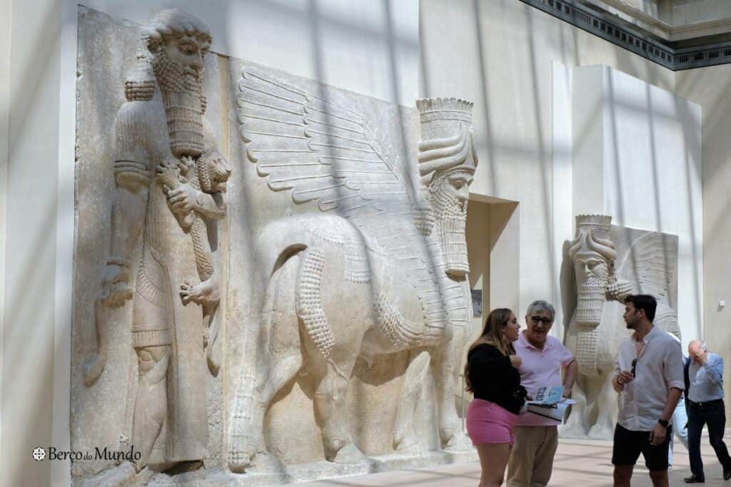 arte da Mesopotâmia no Museu do Louvre