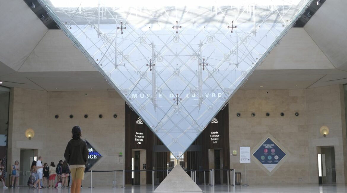 entrada do Louvre