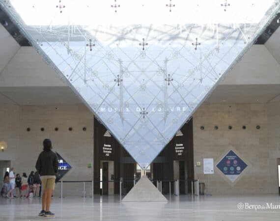 entrada do Louvre
