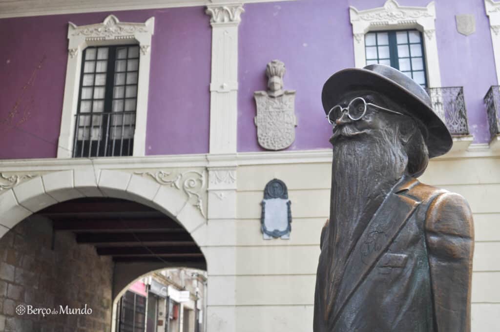 escultura nas ruas de Pontevedra