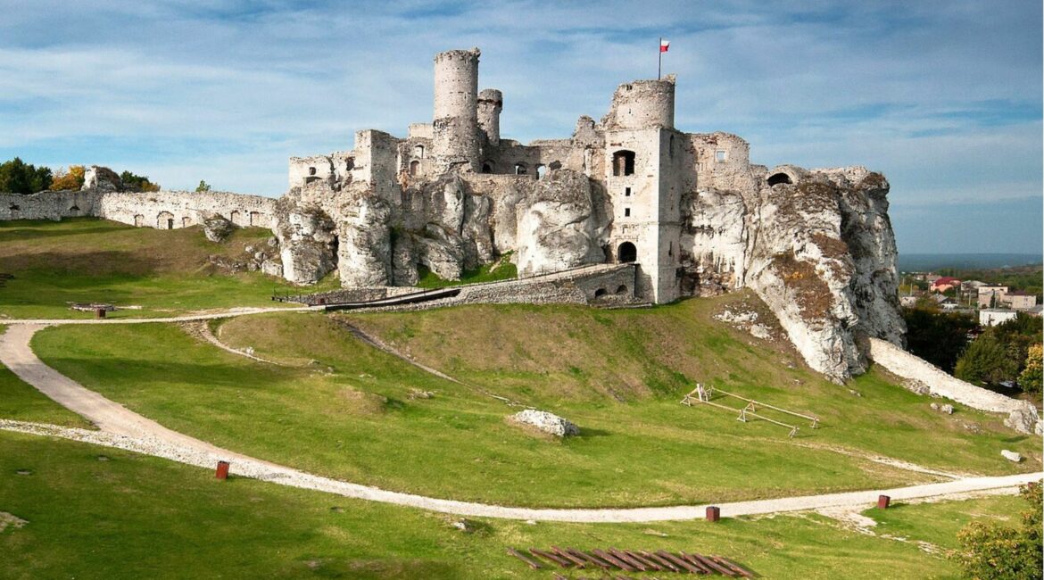 castelo Ogrodzieniec na Polónia