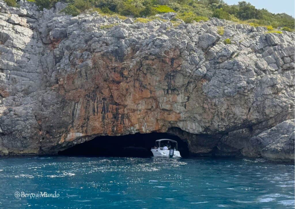 blue cave, na baia de Kotor