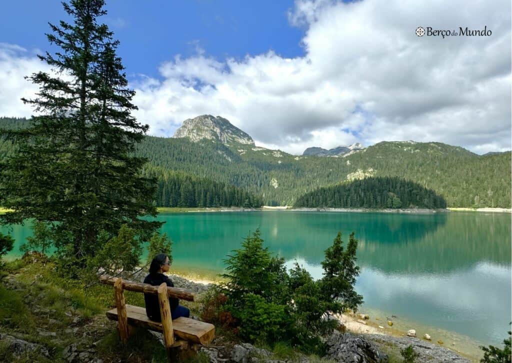 lago negro é o cartão postal do parque Durmitor