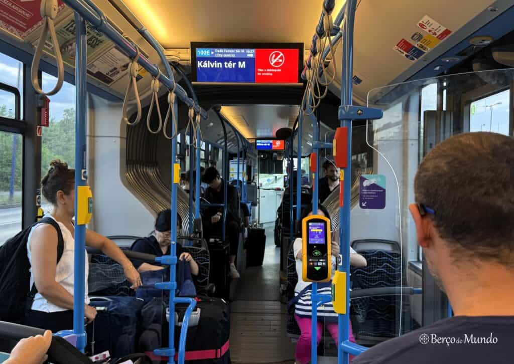 autocarro 100E liga Budapeste ao aeroporto